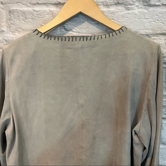 NWT Brooke & Goldie Women’s Large Goat Leather Light Grey V-Neck Long Sleeve Top - Picture 13 of 13